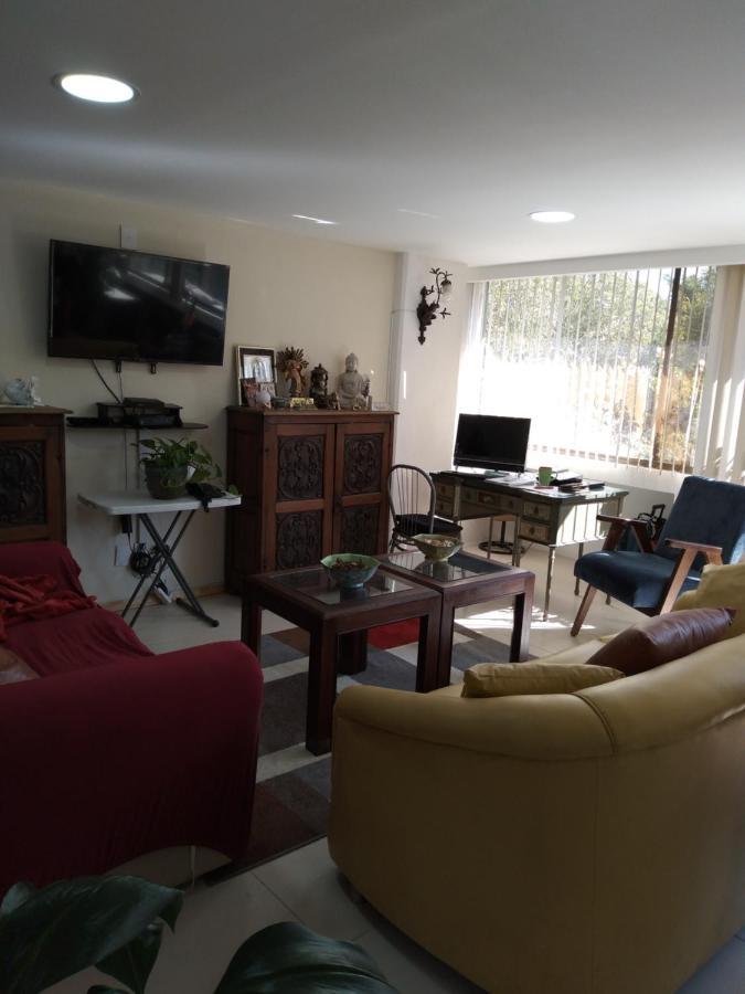 Charming Sunny Bedroom Overlooking Beautiful Amsterdam Avenue In Best Condesa Area Cidade do México Exterior foto