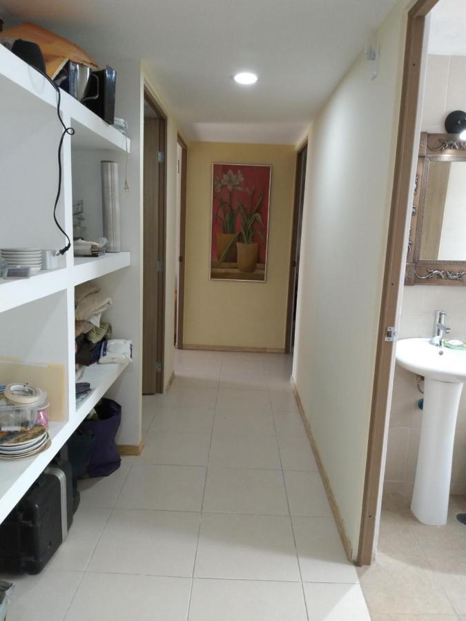 Charming Sunny Bedroom Overlooking Beautiful Amsterdam Avenue In Best Condesa Area Cidade do México Exterior foto