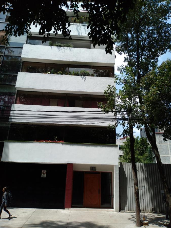 Charming Sunny Bedroom Overlooking Beautiful Amsterdam Avenue In Best Condesa Area Cidade do México Exterior foto